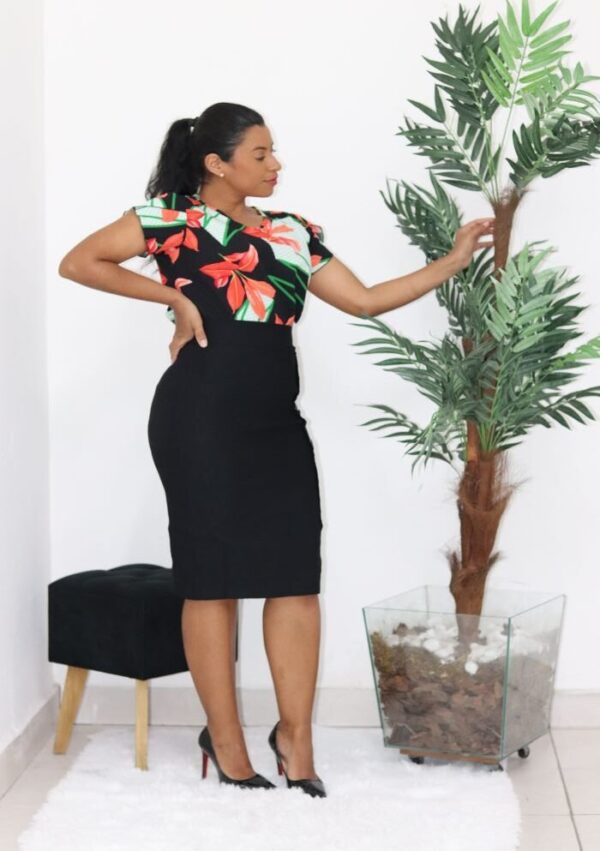 Blusa Mirella Estampada Preto/Vermelho - Imagem 13