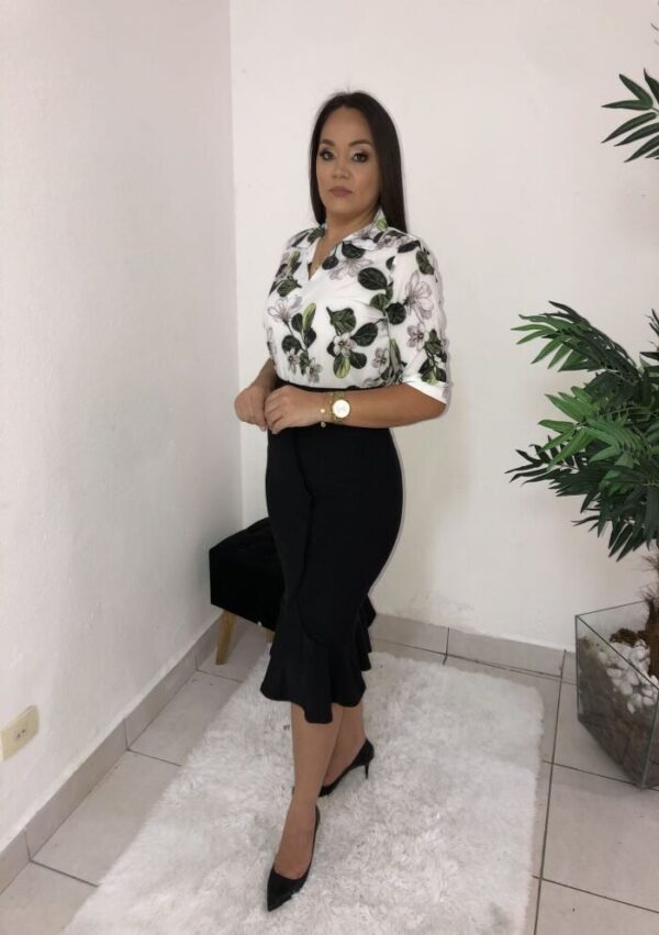 Blusa Flordelis Estampada c/Flores - Imagem 5